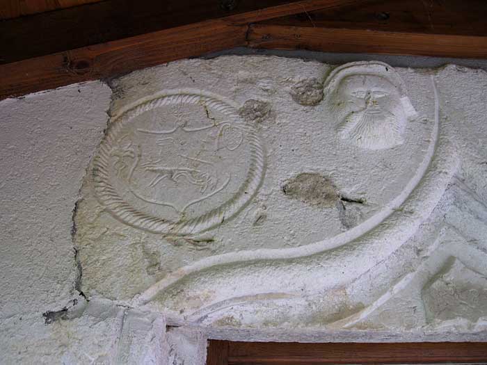 linteau, partie gauche