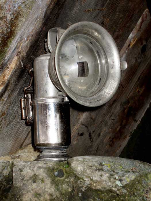 Lampe-torche au carbure pour v&eacute;lo